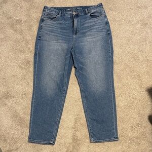American Eagle Outfitters Curvy ‘Mom Jean’